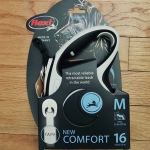 FLEXI retractable leash. NEW in the box. Medium 16 feet